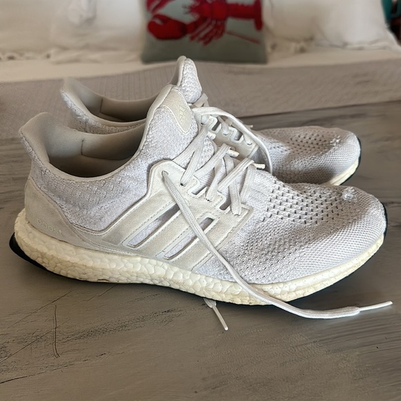 Adidas Ultraboost Tennis Shoe White - Picture 6 of 11